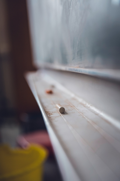 Blackboard-blur-chalk-131773